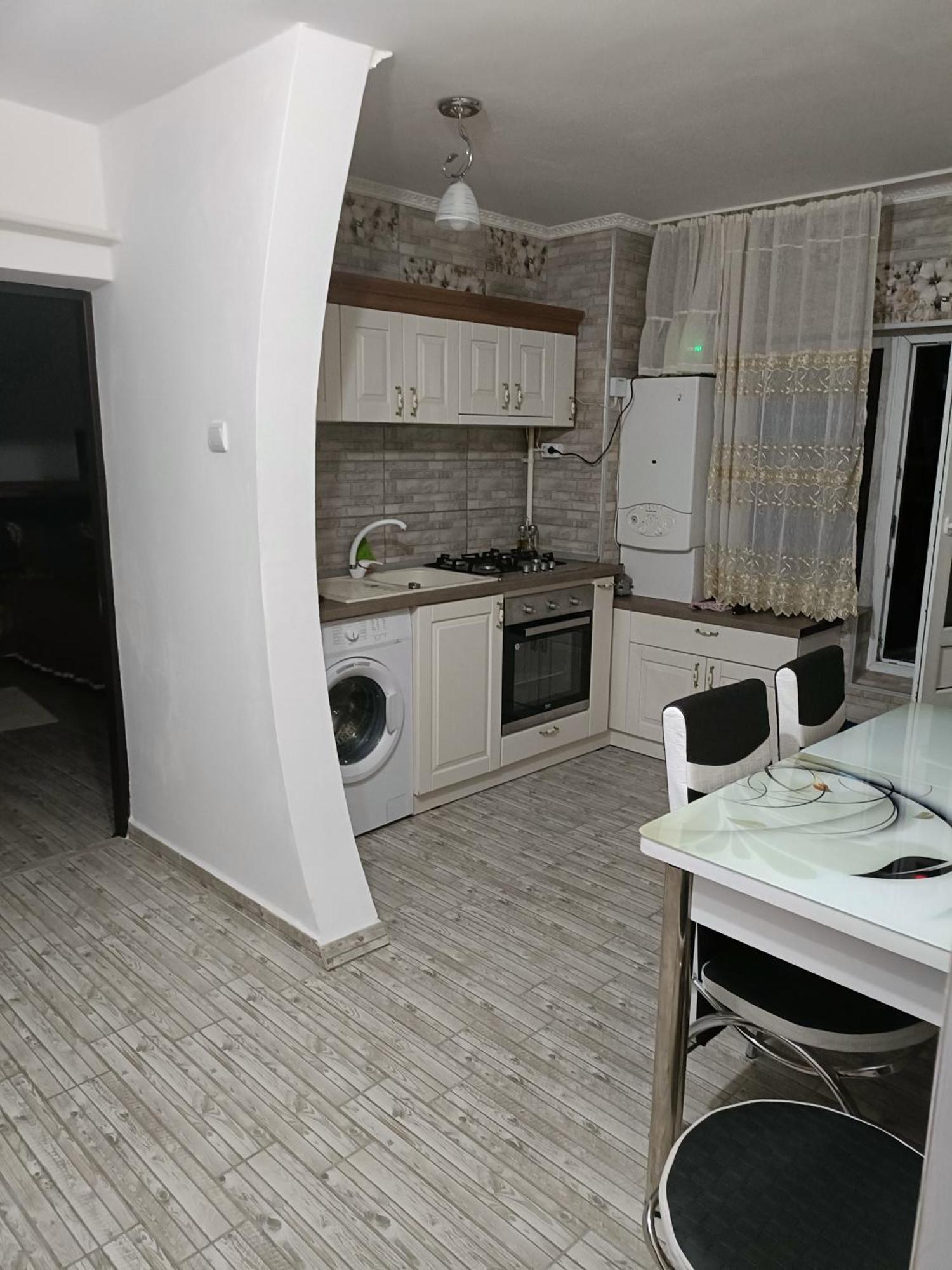 Apartament Manu Tg Neamt Тирґу-Нямц Екстер'єр фото