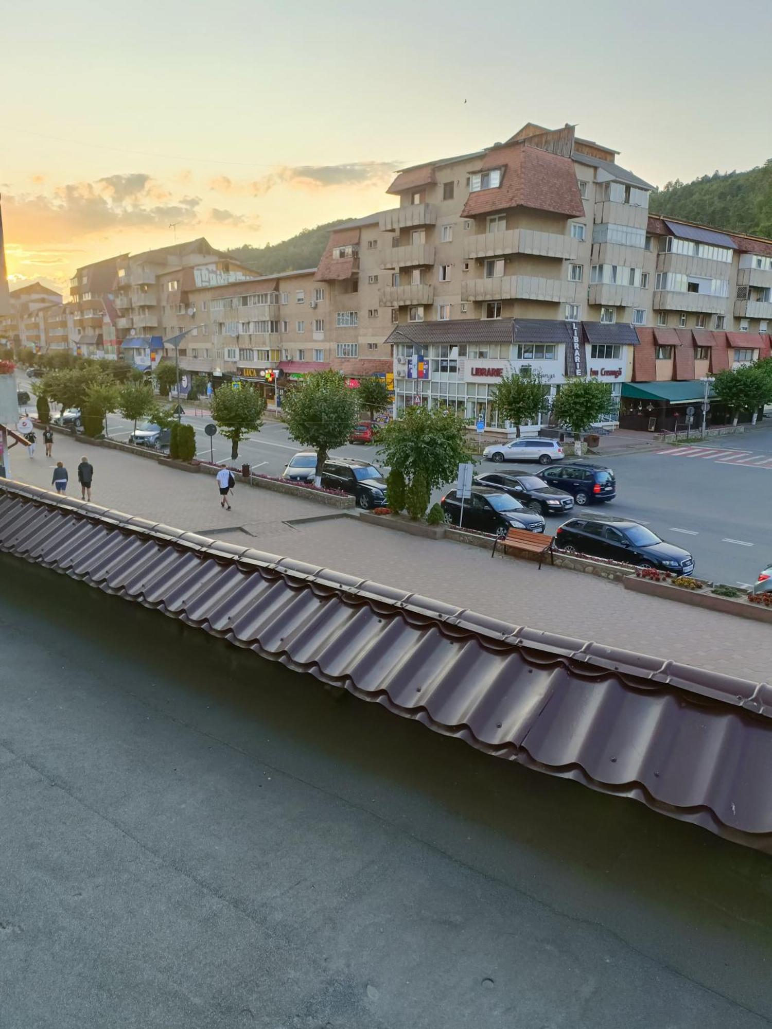 Apartament Manu Tg Neamt Тирґу-Нямц Екстер'єр фото
